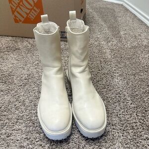 Beige fall boots with rhinestones